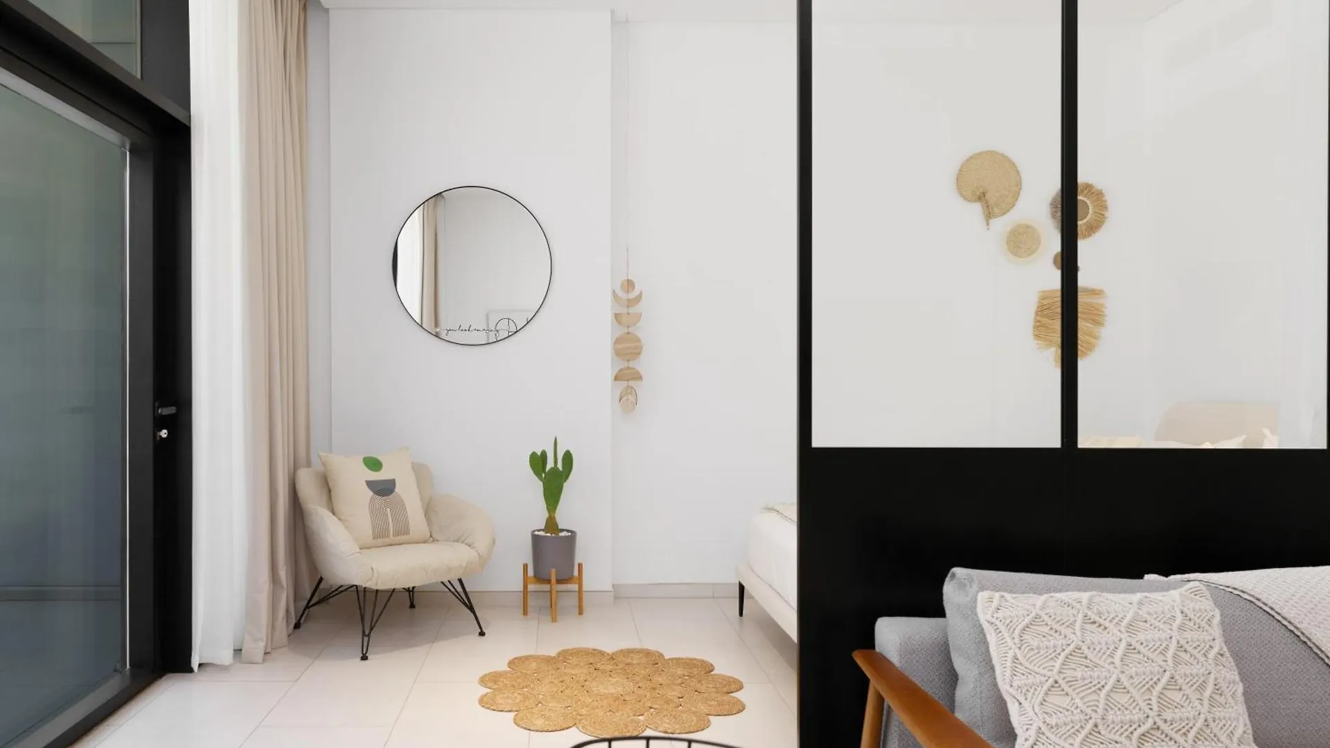 Charming Apartment In Burj Khalifa District - Marquise Square Dubai 0*,